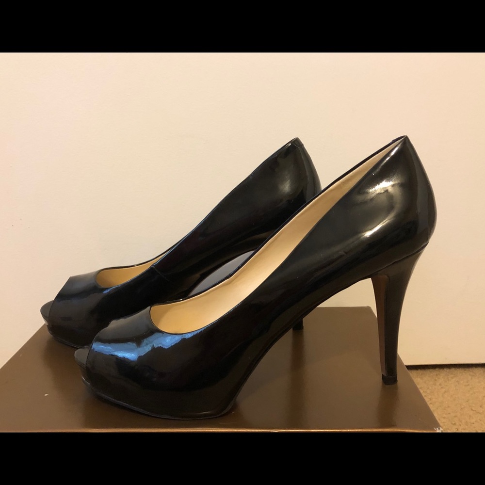 NEW NWOT Nine West Patent Peep Toe Pumps Heels